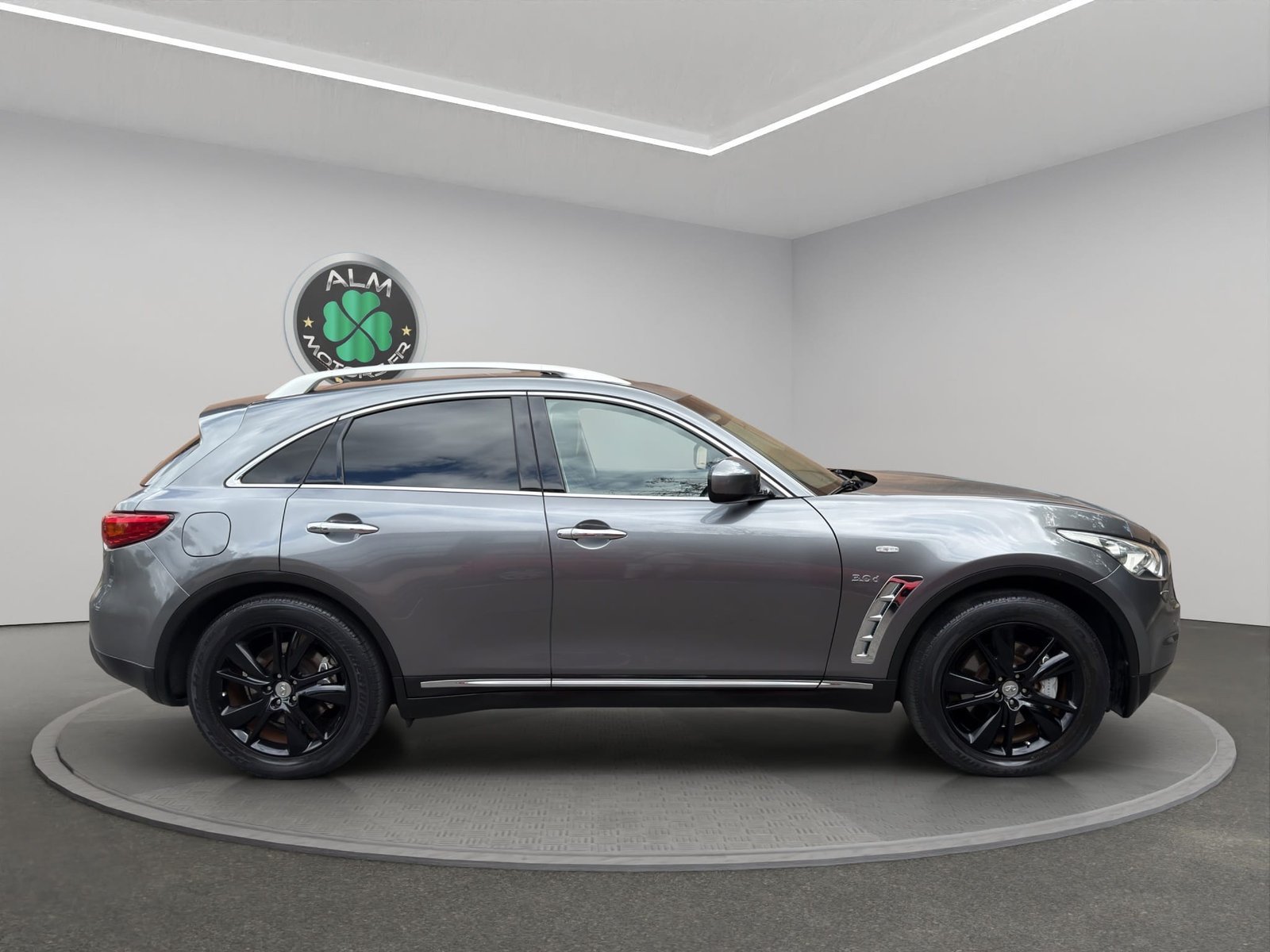 INFINITI QX70 3.0D GT