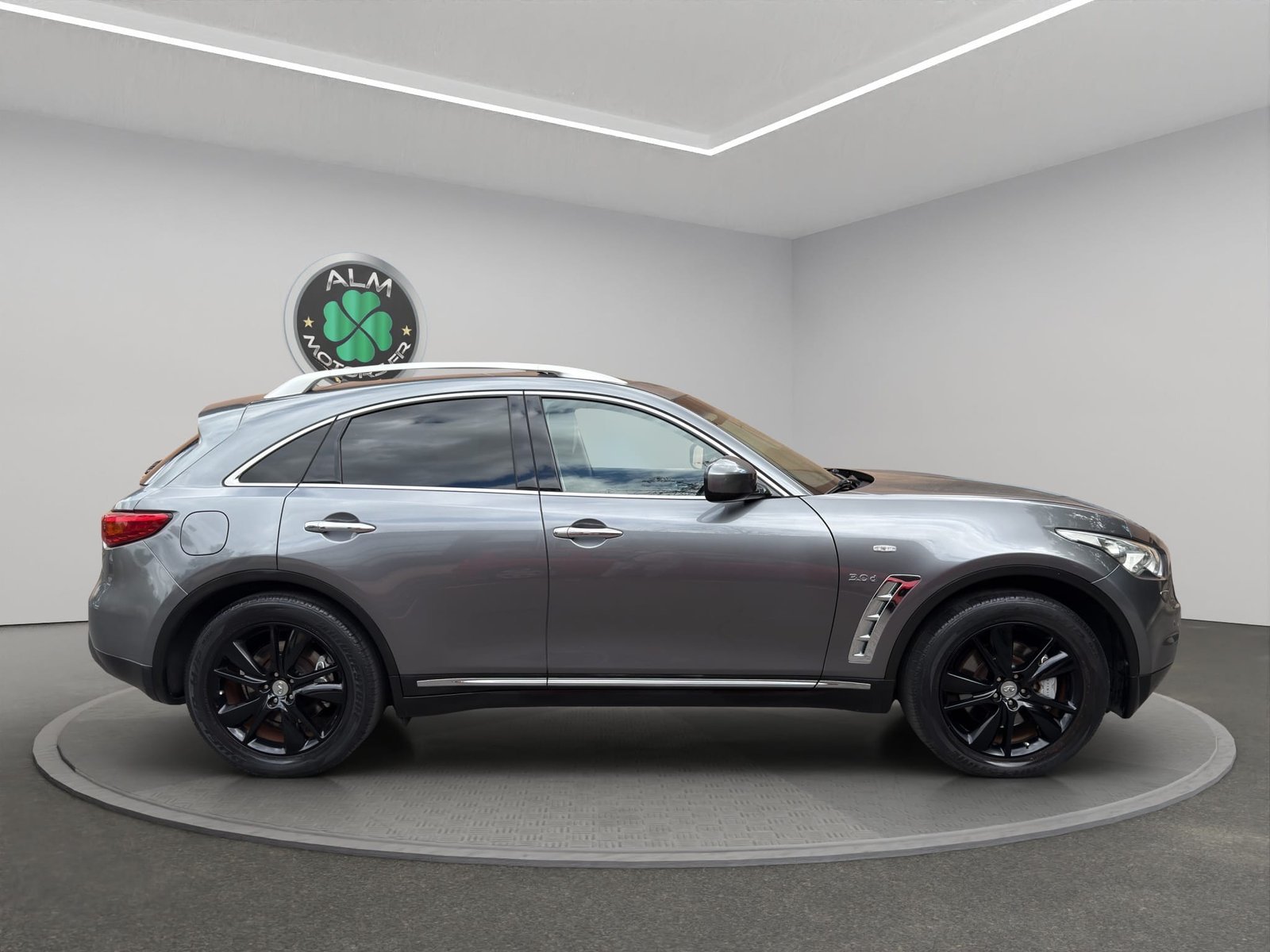 INFINITI QX70 3.0D GT