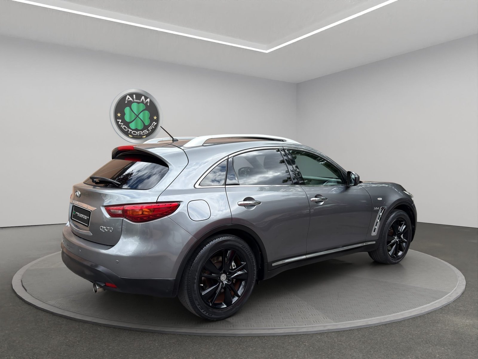 INFINITI QX70 3.0D GT