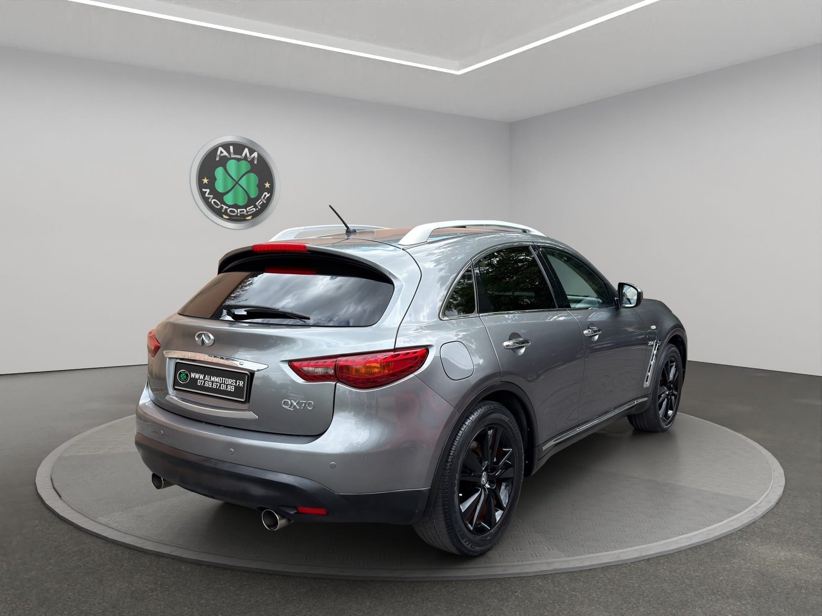 INFINITI QX70 3.0D GT