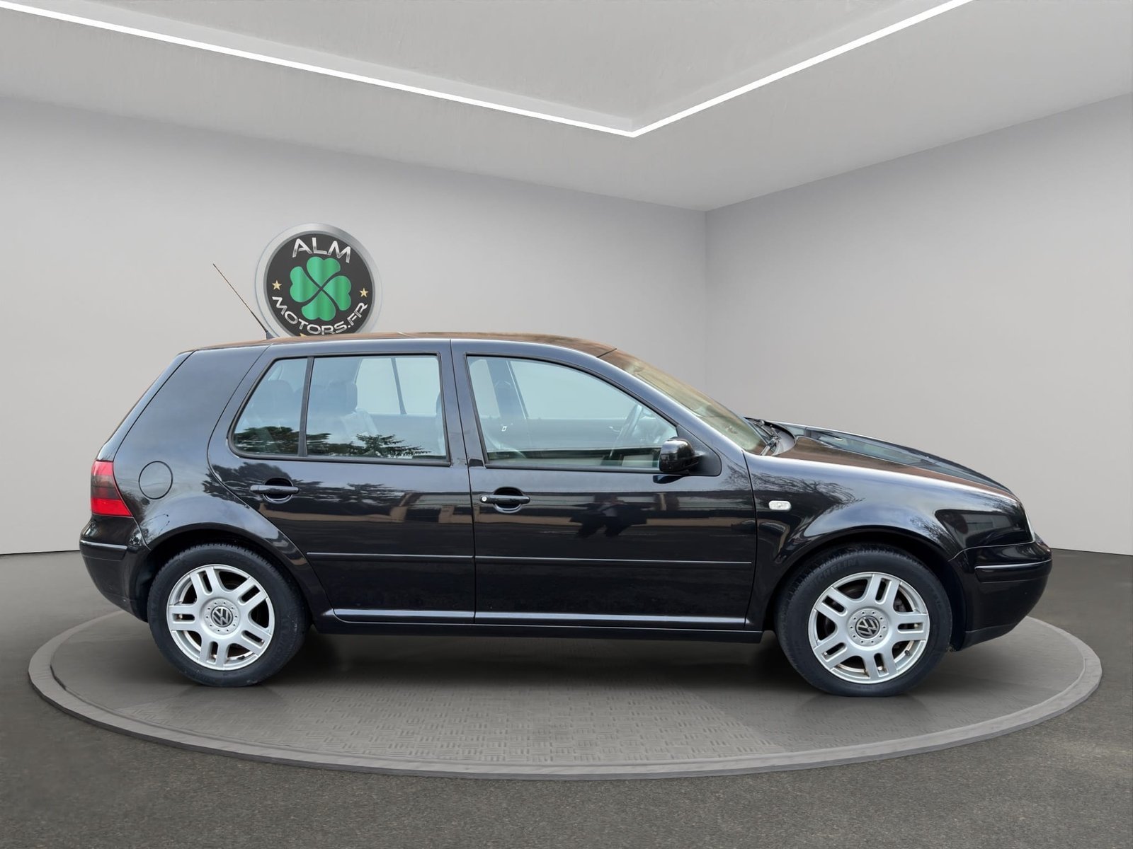 VOLKSWAGEN GOLF IV 1.6 105 CH CONFORT 5P