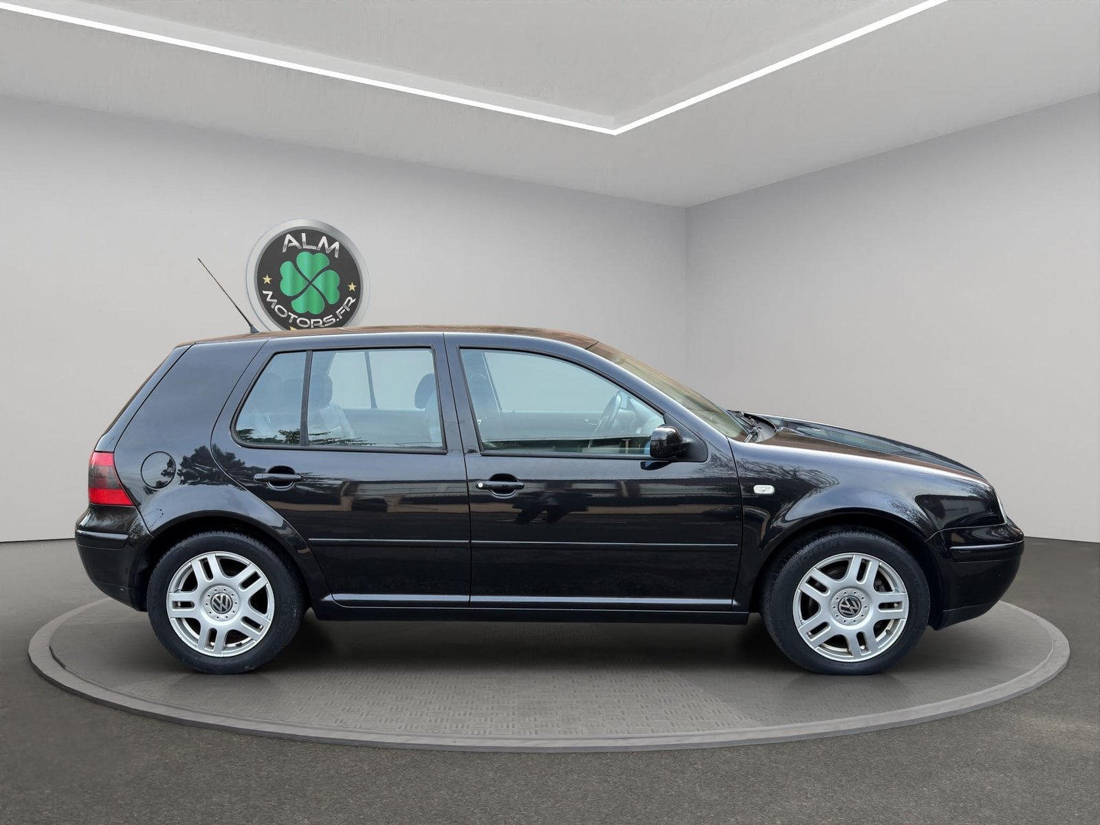 VOLKSWAGEN GOLF IV 1.6 105 CH CONFORT 5P