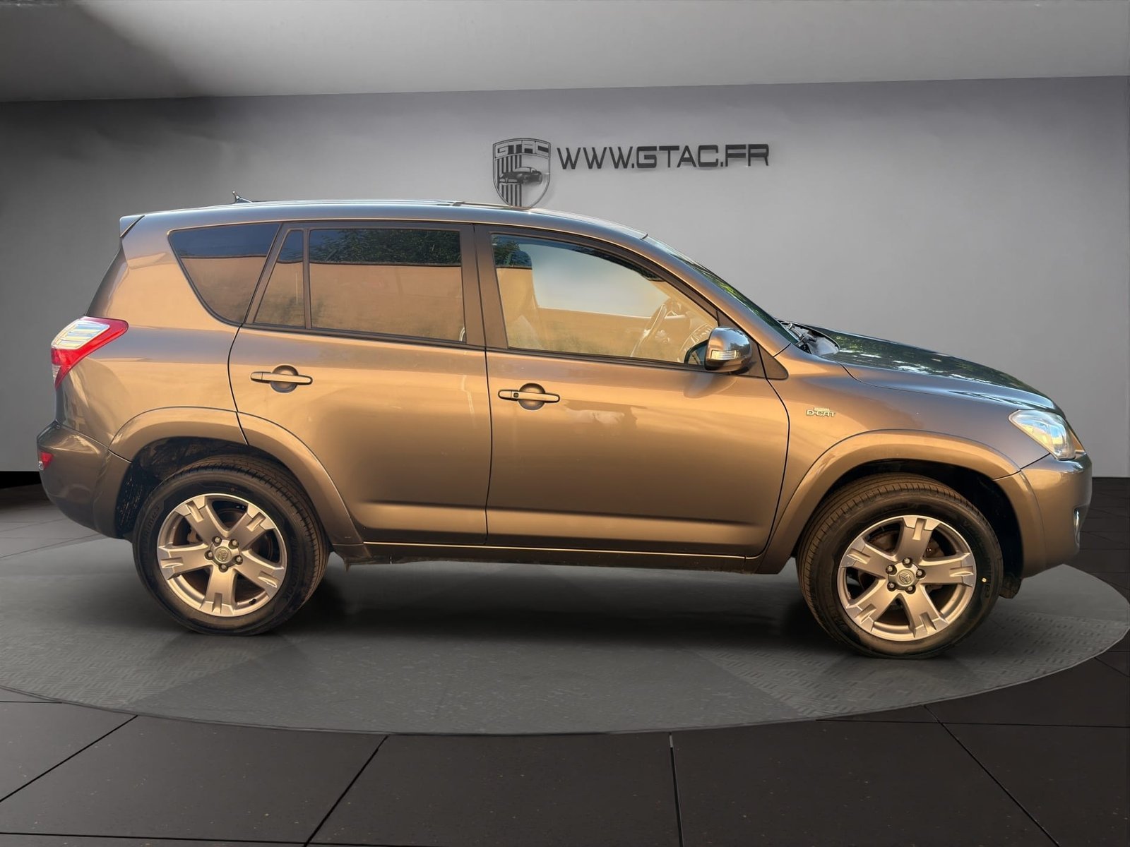TOYOTA RAV 4 III 150 D-4D CROSSOVER LUXE BVA AWD