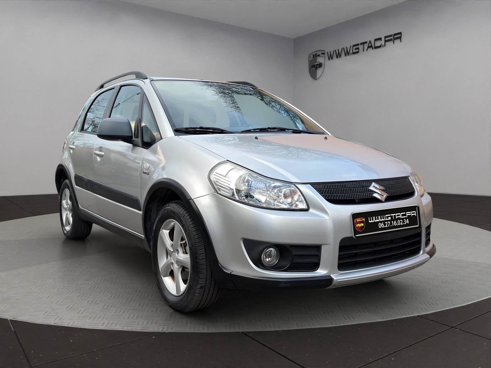 SUZUKI